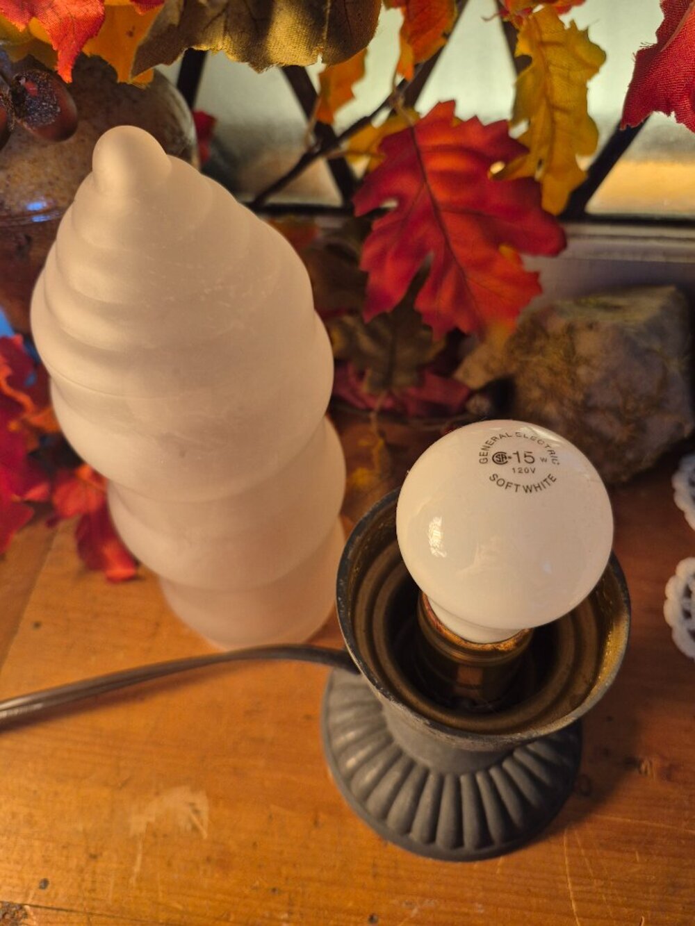 Cabinet of Curiosities 🧚‍♂️ Vintage Art Deco Boudoir Skyscraper Lamp - Picture 7 of 9